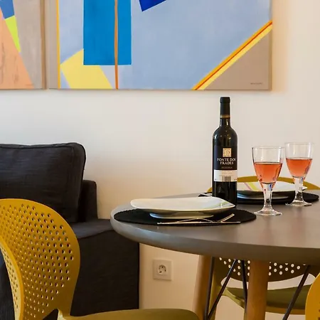 Joivy Modern 1-bed Nearby Praca Do Comercio, In Baixa *