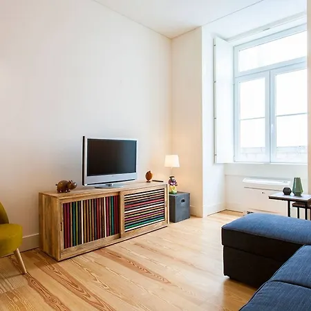 Joivy Modern 1-bed Nearby Praca Do Comercio, In Baixa