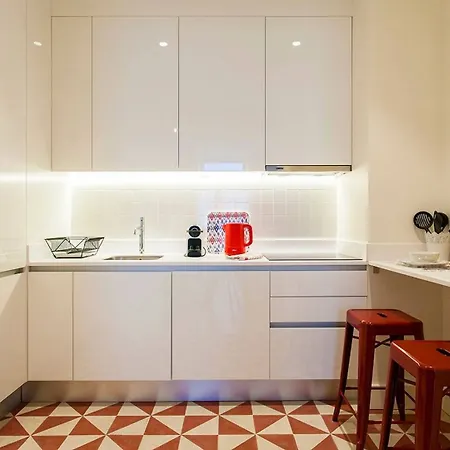 Apartment Joivy Modern 1-bed Nearby Praca Do Comercio, In Baixa *