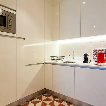 Apartment Joivy Modern 1-bed Nearby Praca Do Comercio, In Baixa *