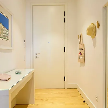 Apartment Joivy Modern 1-bed Nearby Praca Do Comercio, In Baixa *